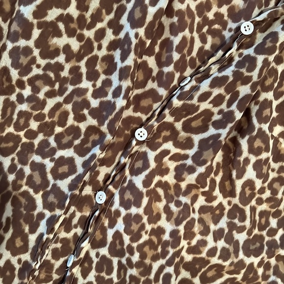 J Crew perfect fit 0 leopard print button down - Picture 3 of 4